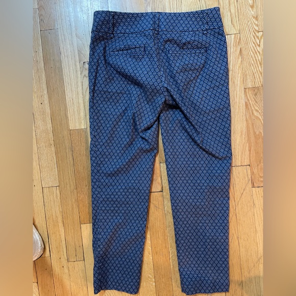 Loft Marisa Cropped Trouser in Blue/White Diamond Pattern - Size 2T - Picture 2 of 5